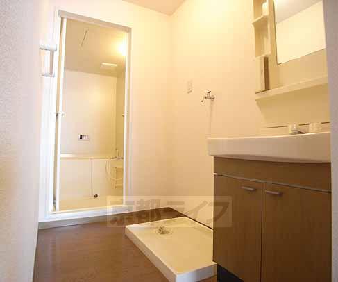 洗面設備　独立洗面台ついてます