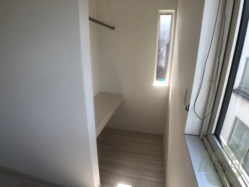 収納　クローゼットは奥行きもあり、荷物が多い方でも安心です。