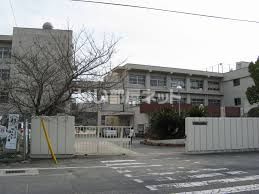 小学校　尾道市立向東小学校（小学校）まで168m
