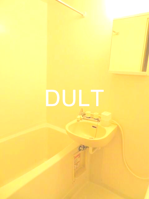 バス・シャワールーム　バスルームです。