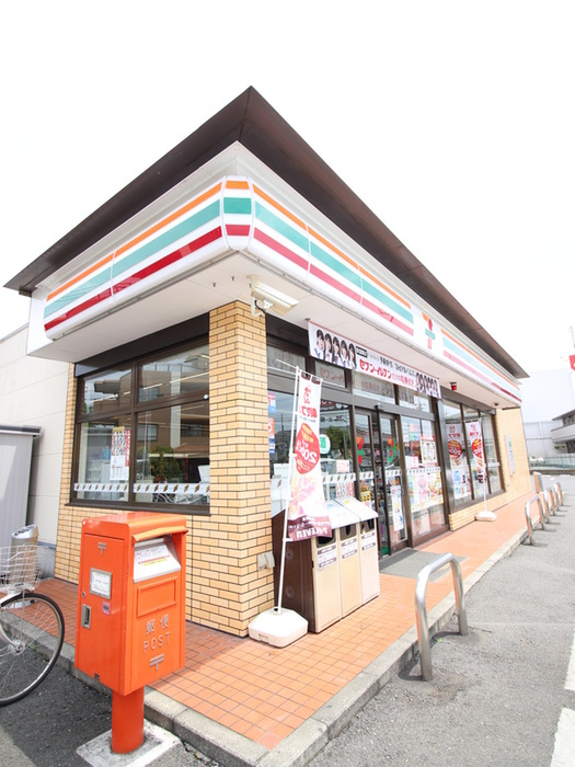 コンビニ　セブンイレブン鶴ヶ島インター北店（コンビニ）まで450m