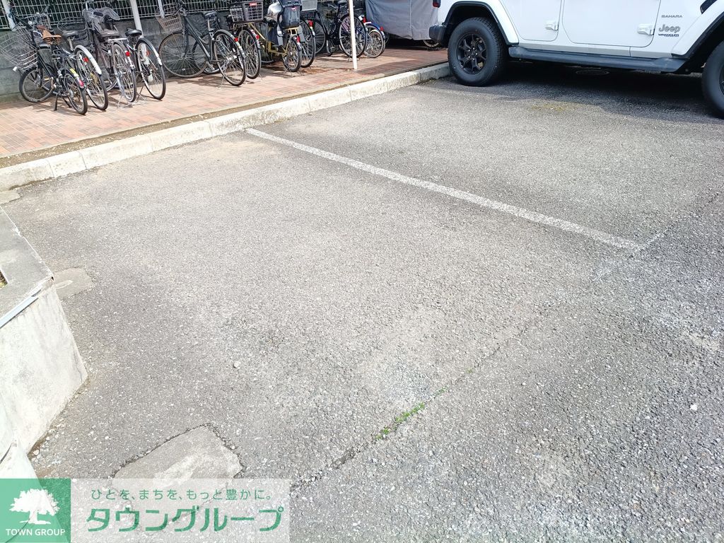 駐車場　駐車場