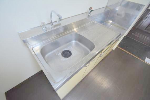 キッチン　あなたの好みに合わせたコンロを置いてくださいね。