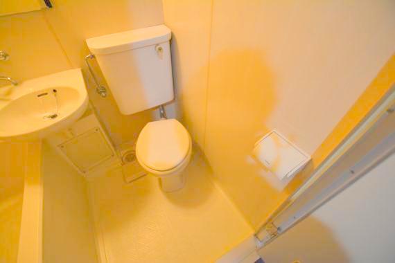 トイレ　清潔感のあるトイレは、誰もがリラックスできる空間です。