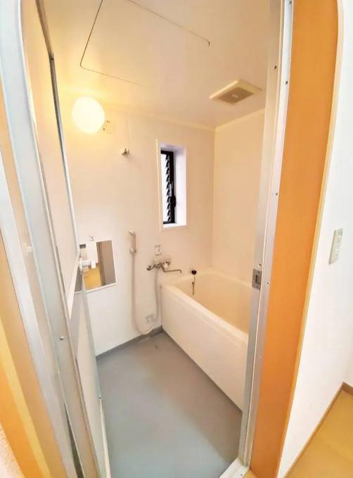 バス・シャワールーム　風呂トイレ別で快適な水回り！