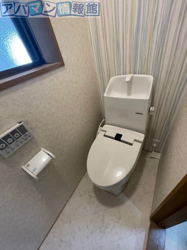 トイレ　※別号室のお写真になります