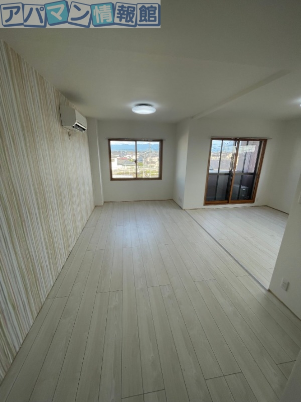 居室・リビング　※別号室のお写真になります