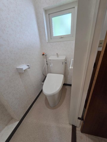 トイレ　ウォシュレット付き