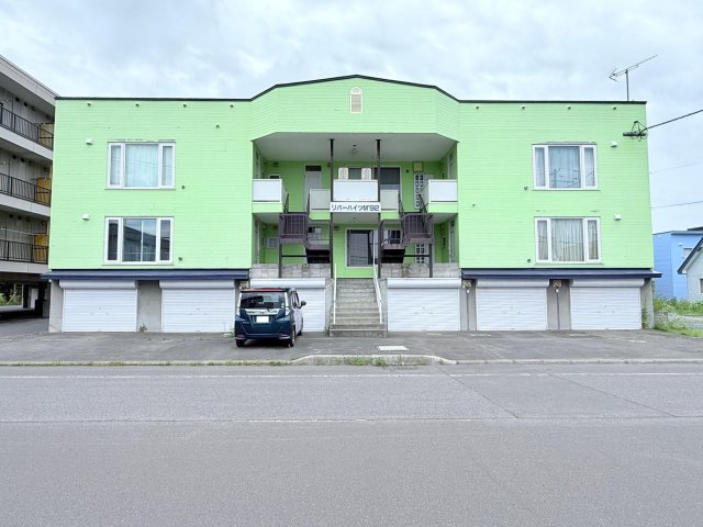 建物外観　専用車庫/物置あり