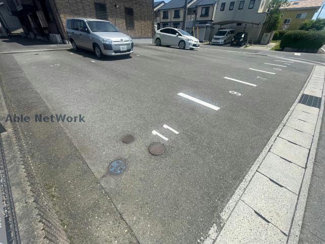 駐車場　駐車場