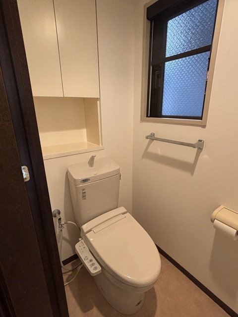 トイレ　温水暖房機能付きトイレ