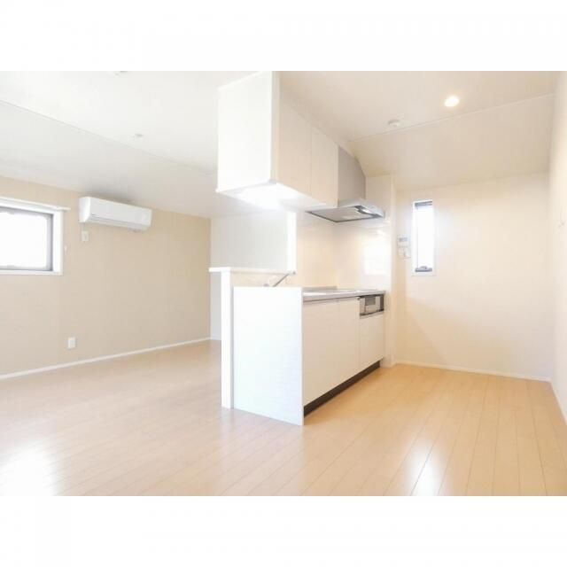 居室・リビング　※別号室の写真です。