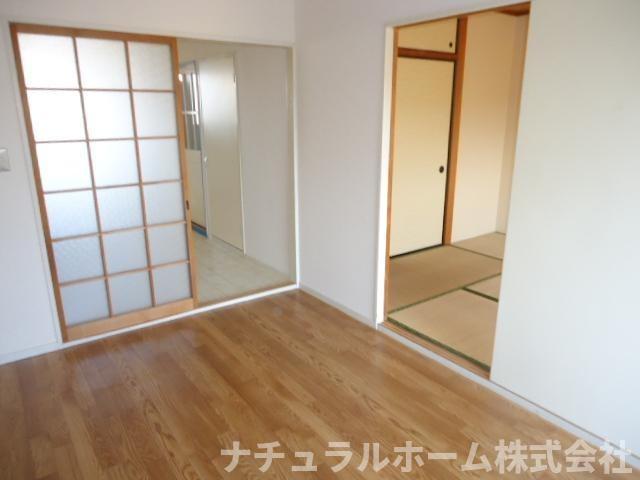 その他部屋・スペース　洋室から各居室