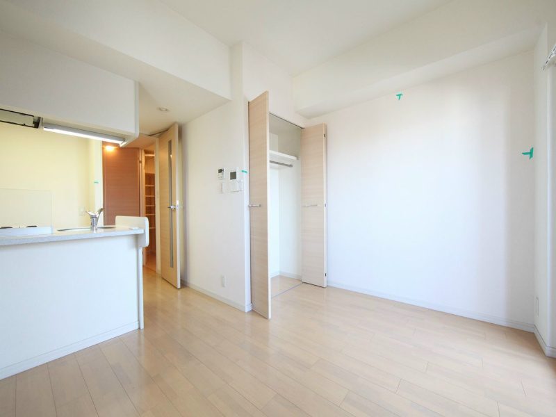 居室・リビング　洋室9.2帖　クローゼット付（収納充実してます）