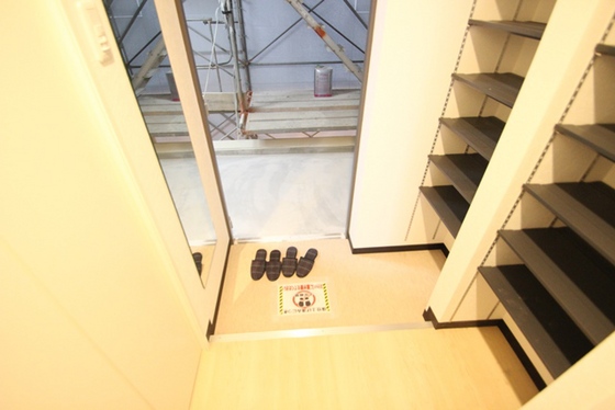 玄関　※別の部屋の写真です