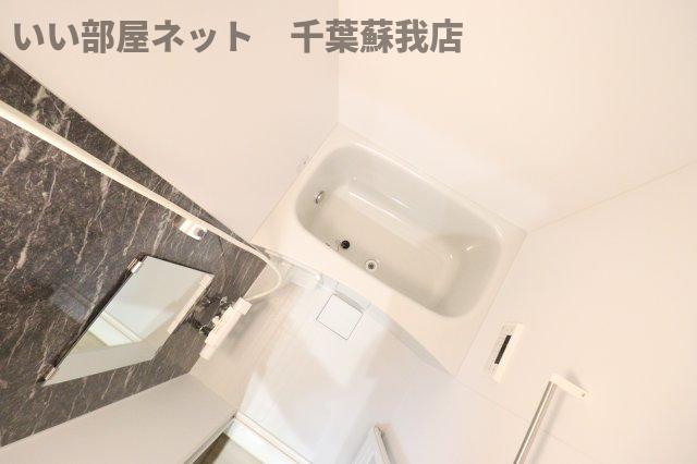 バス・シャワールーム　落ち着いた空間のお風呂です