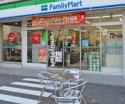 コンビニ　ファミリーマート（コンビニ）まで100m