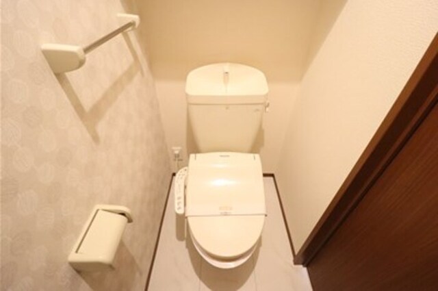 トイレ　温水洗浄暖房便座
