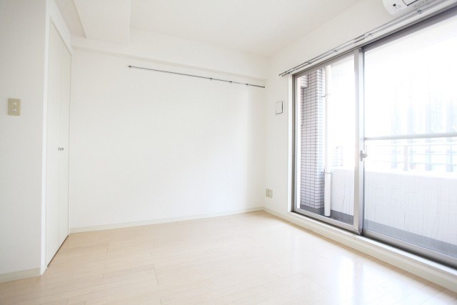 居室・リビング　室内画像は同レイアウト別号室