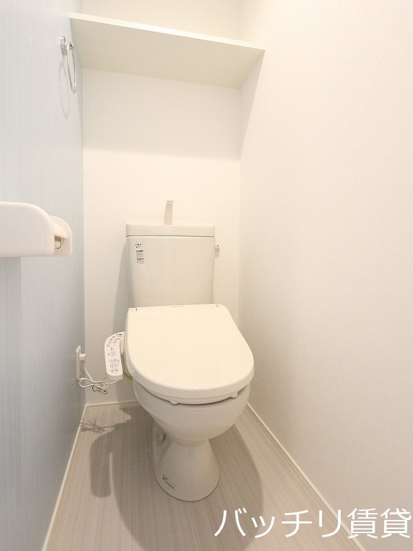 トイレ　同型タイプの為、現状を優先いたします。