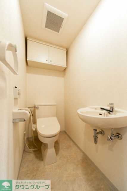 トイレ　※写真は同タイプ住戸です。