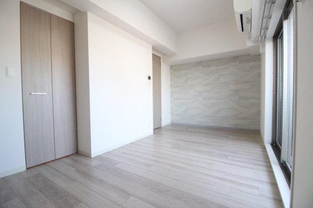 居室・リビング　室内