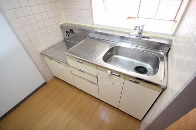 キッチン　カウンタータイプのキッチンです。