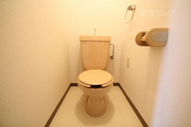 トイレ　考え事でも。