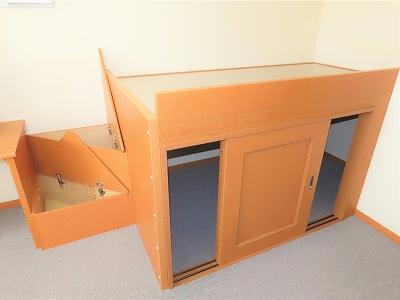 収納　ベッド下、階段下は大容量収納！