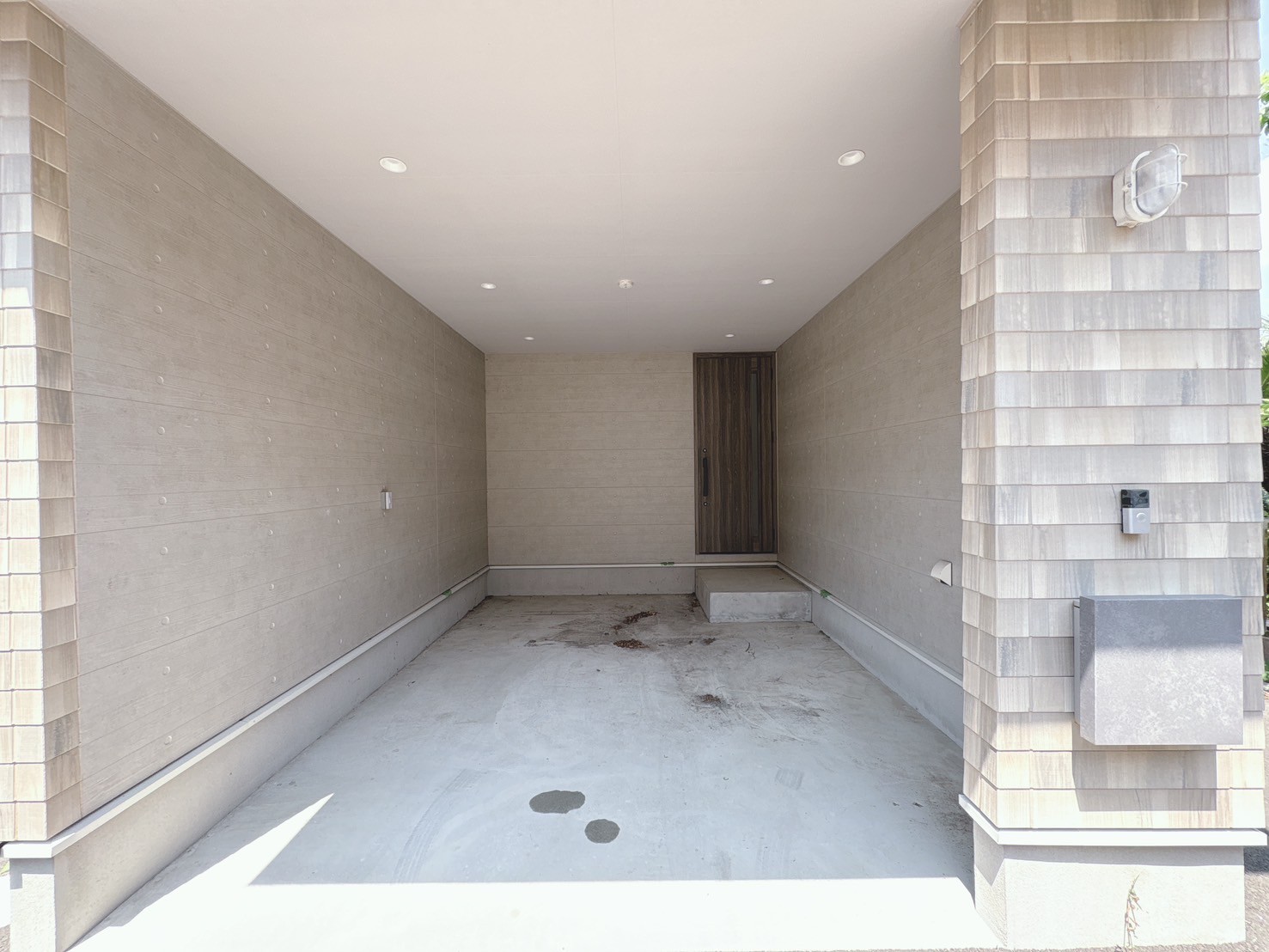 駐車場　ガレージに1台駐車可能です。