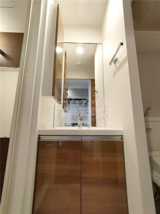 洗面設備　朝の身支度には欠かせない独立洗面化粧台