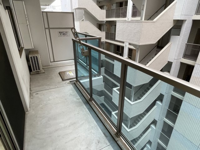 バルコニー　開放的で明るい空間を演出してくれるバルコニーです