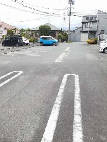 駐車場　駐車スペースもあります☆