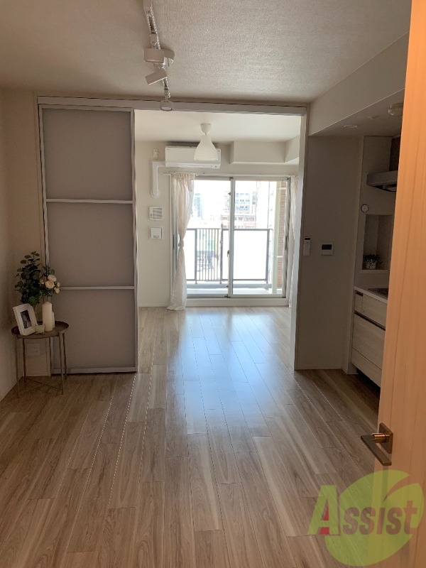 居室・リビング　照明にもこだわった居室です！床暖房設備もございます。