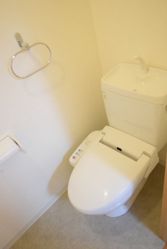 トイレ　ウォシュレット付きです！