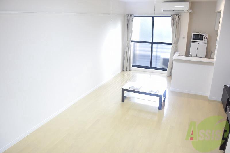 居室・リビング　高い遮音性の壁のため生活音が気になる方でも快適です♪