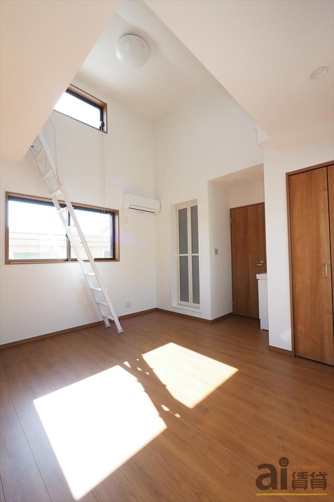 居室・リビング　※別号室写真です。