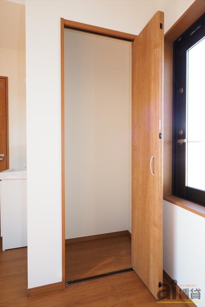 収納　※別号室写真です。