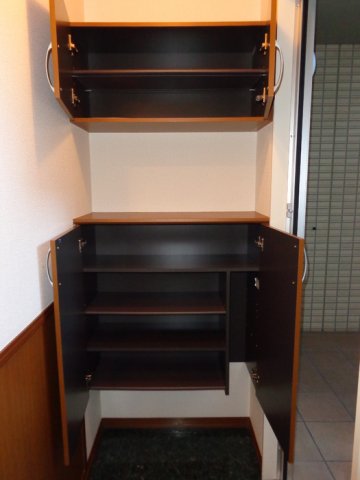 玄関　収納もある玄関です