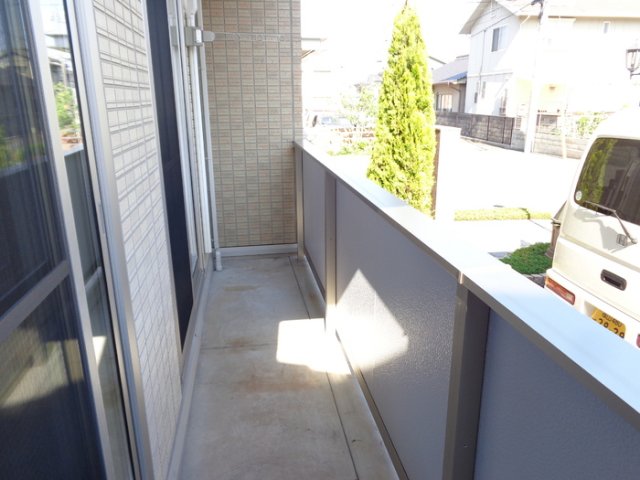 バルコニー　陽当たり良好なバルコニーです