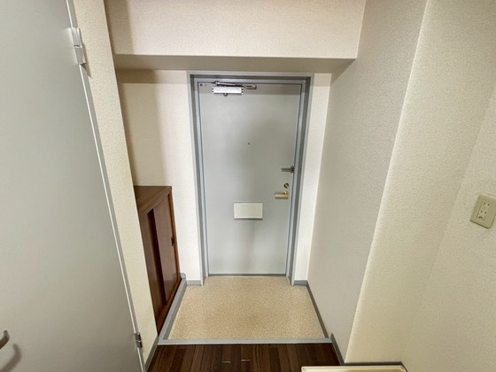 玄関　※別部屋の写真です