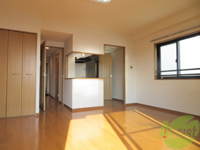 居室・リビング　１１．５帖の洋室です。広々として、きれいですね。