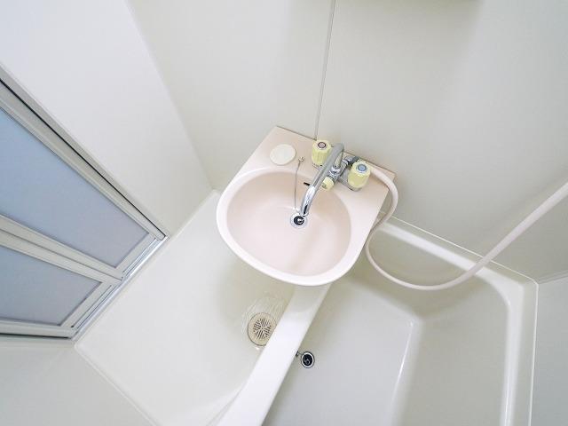 その他設備　お風呂に洗面台がついてます。