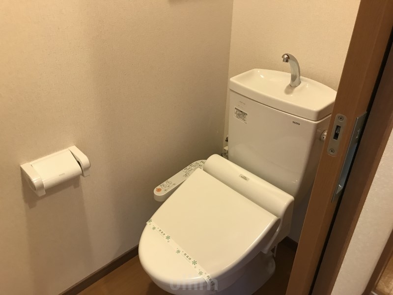 トイレ　※別のお部屋のお写真です。御参考までに。