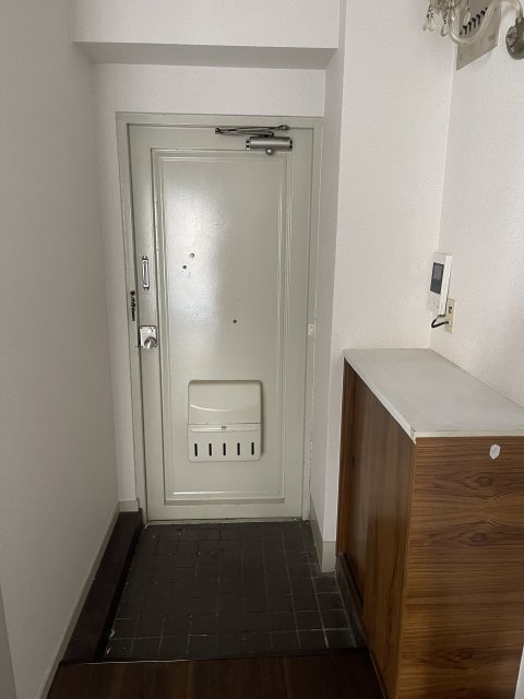 玄関　同物件別室です。