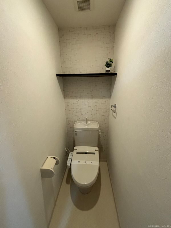 トイレ　※同タイプ別部屋です