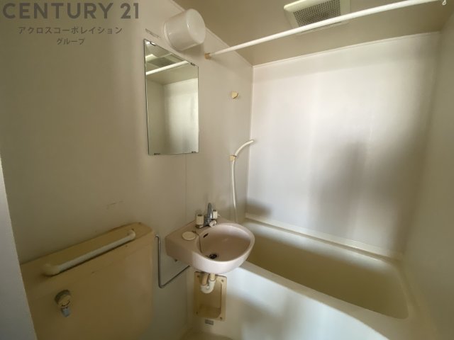 洗面設備　浴室内に洗面台付き！