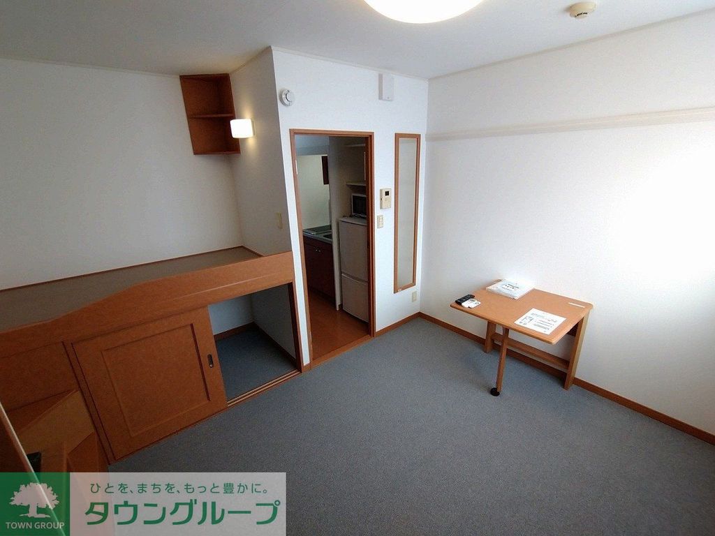 居室・リビング　現況優先　１階はフローリング仕様