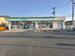 コンビニ　ファミリーマート八日市ひばり丘店（コンビニ）まで372m