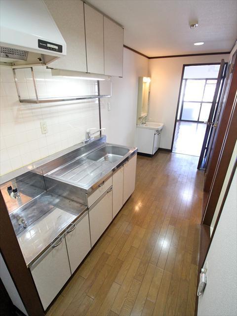 キッチン　松山市喜与町　ハイツ楡の森　キッチン